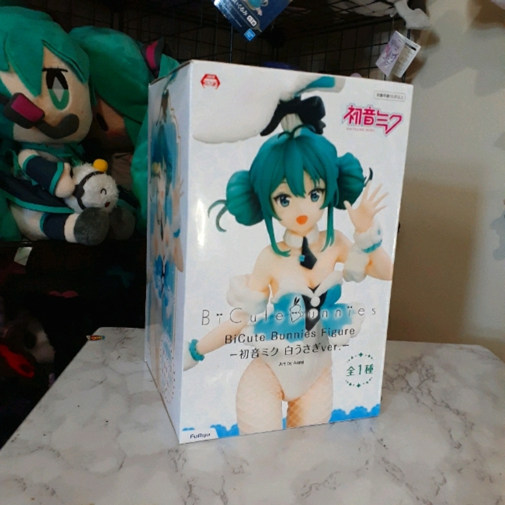Hatsune Miku Bi Cute Bunnies Figure